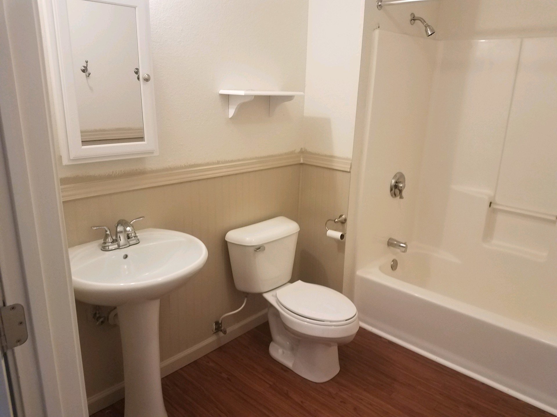 Clarion, Cornerstone Apartments - Cornerstone Apartments - Bathroom view 1