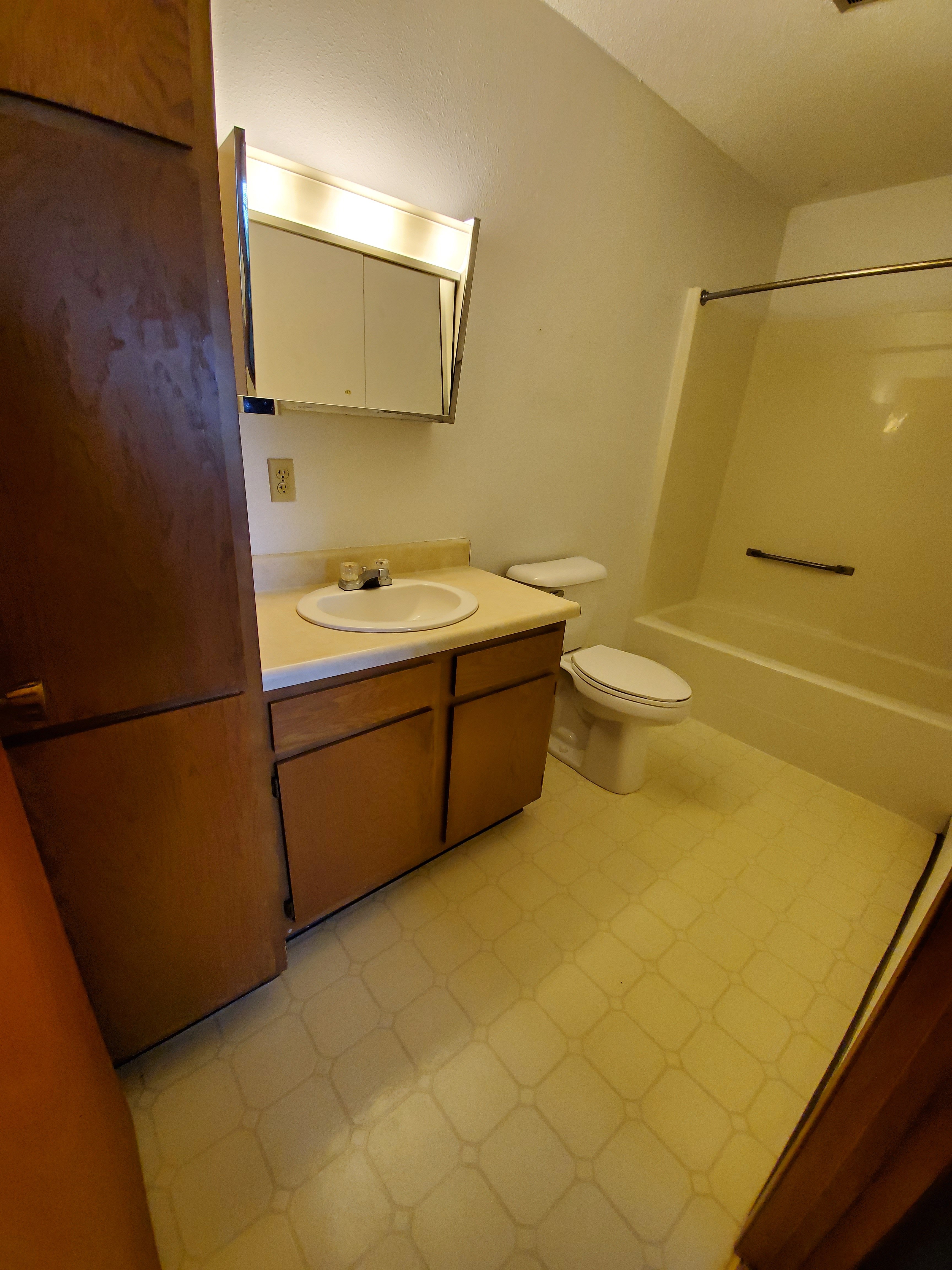 Dows, H & J Rentals - H & J Rentals - Bathroom view