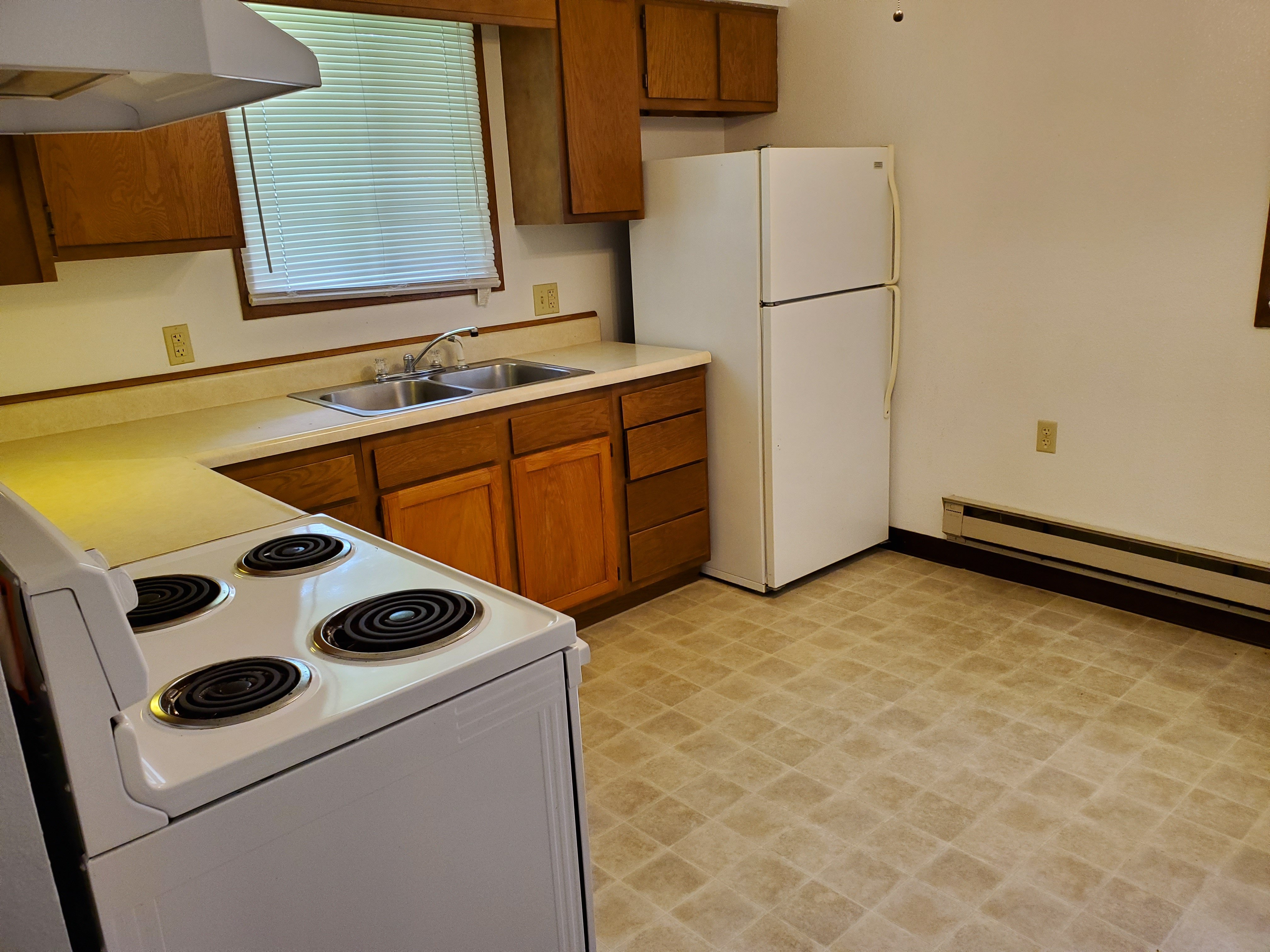 Dows, H & J Rentals - H & J Rentals - Kitchen